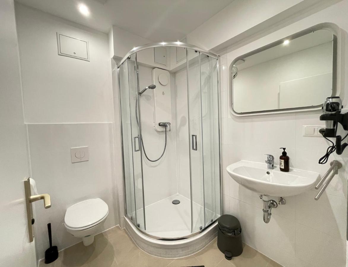 רוסטוק Blue Doors Hostel Altstadt מראה חיצוני תמונה